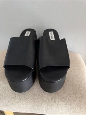 Steve Madden Black Platform Slide Mules